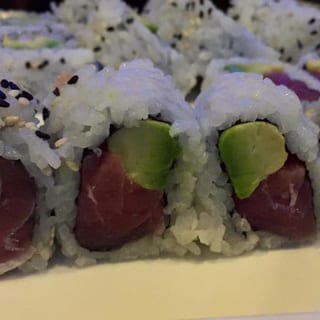 Tuna Avo Roll